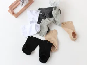 Calcetines transpirables de cinco dedos para hombre, cortos cómodos deportivos visibles.