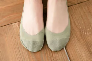 Femmes chaussettes bateau invisibles silicone été coupe basse couleur unie chaussettes