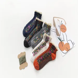 Retro floral embroidered short socks with lace trim, vintage style cute cotton ankle socks.