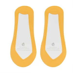 Summer new V-cut ice silk boat socks, solid color candy style invisible socks for women.