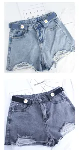 Women buckleless elastic lazy belt with daisy decor matched with denim shorts for daily wear