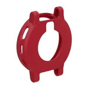 Detalle de la funda protectora de silicona roja para el smartwatch Amazfit Active 3