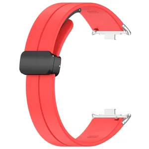 Cinturino di ricambio in silicone magnetico compatibile con Redmi Watch, comodo e resistente.