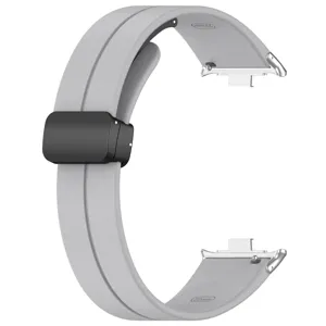 Cinturino di ricambio in silicone con fibbia pieghevole magnetica da 22mm di larghezza.