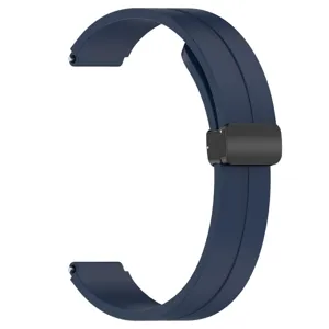 Vista dettagliata del cinturino per orologio in silicone blu scuro con fibbia pieghevole magnetica.