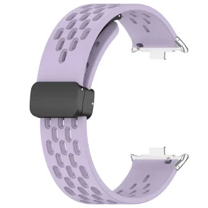 Cinturino per orologio in silicone traspirante viola chiaro con chiusura magnetica per ricambio.