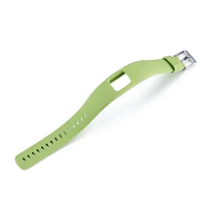 Correa de repuesto de silicona para pulsera de actividad con textura y hebilla metalica.
