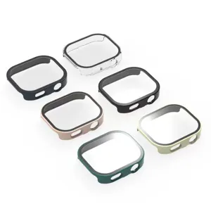 Gedetailleerde close-up van diverse smartwatch-hoesjes in vele kleuren van sterk PC en glas.