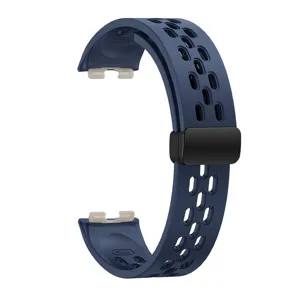 Cinturino per orologio in silicone traspirante con chiusura magnetica, dettaglio 16 mm.