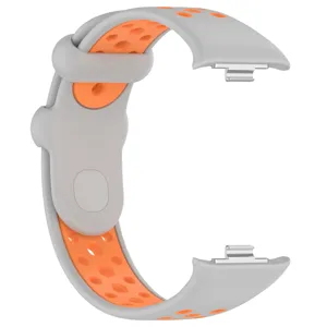 Vue détaillée du bracelet de montre de sport intelligent en silicone TPU bicolore avec trous.