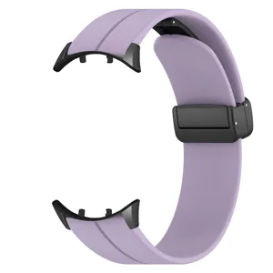 Cinturino per orologio in silicone con fibbia magnetica pieghevole lilla chiaro, resistente.