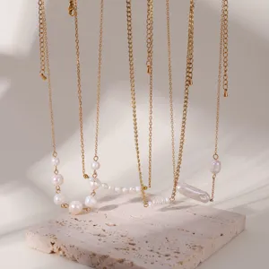 Collier de perles d'eau douce baroques naturelles en acier inoxydable doré 18K minimaliste.