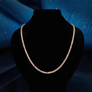 Exquisite S925 Silber Moissanit Tennis Halskette mit funkelnden bunten Steinen für Damen.