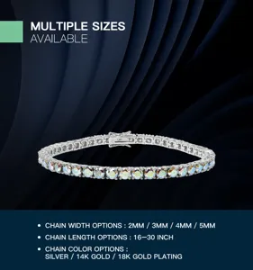 Glänzendes Moissanit Tennisarmband in Silber oder goldener Plattierung mit Steinen.