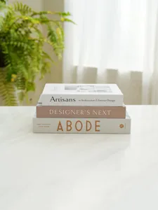 Set di libri finti decorativi moderni per tavolino da caffè e arredamento d'interni minimalista.