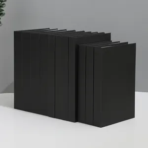 Minimalistisches schwarzes Falt-Deko-Buch-Set im modernen nordischen Stil, ideal als Foto-Requisite.