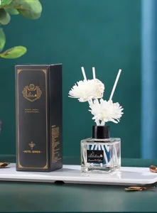 Duftöl Diffusor mit Blumenstäbchen und schwarzer Flasche für angenehmes Raumklima 50ml