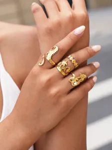 Goldener Ozean Ring Set für Damen mit Seepferdchen Muschel Seestern Motiven minimalistischer Stil