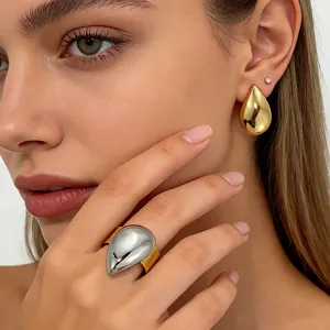 Conjunto Minimalista de Anillo Abierto y Pendientes de Gota de Agua de Acero Inoxidable Oro Bicolor Acero de Titanio Liso Regalo de Joyería de Moda