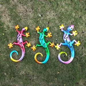 Colorful metal lizard wall art decor, iron gecko hanging sculpture for garden yard.