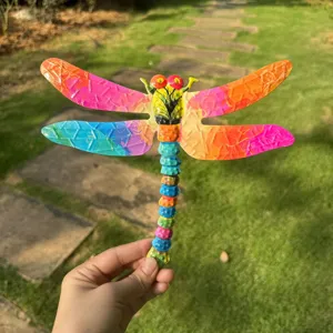 Appendino da parete per libellula in metallo colorato per decorazione d arte giardino.