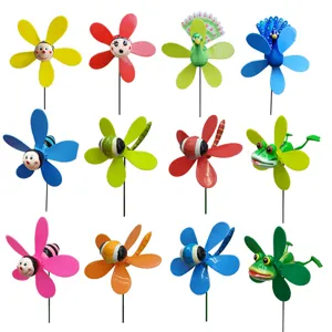 Set di girandole da giardino colorate con animali e fiori, pali decorativi per esterni e balconi.