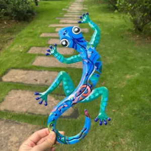 Metal gecko wall art detail, colorful iron lizard sculpture for garden and home decor