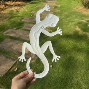 White metal gecko wall art sculpture for garden outdoor decoration hanging ornament