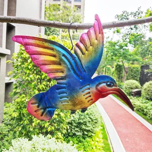 Metal iron hummingbird wall hanging, exquisite garden outdoor decorative craft item.