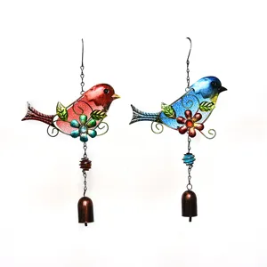 Campanella a vento per uccelli in metallo e vetro, decorazione sospesa rossa e blu viva.