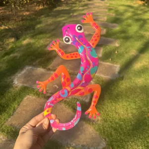 Colorful metal gecko wall hanging for home and garden decor, vibrant outdoor art.