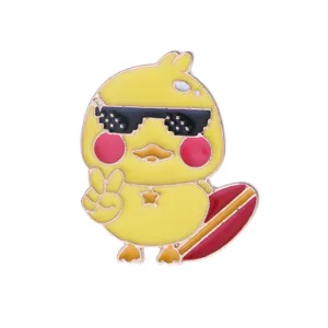 Süße Cartoon Ente Emaillierter Pin mit Sonnenbrille, trendige Legierung Brosche für Kleidung.