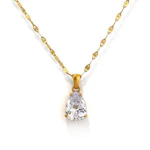 Collier Pendentif Zircone Acier Inoxydable Plaque Or 18K Chaine Clavicule Vue Principale