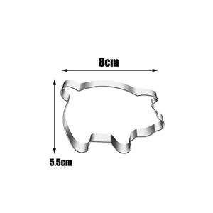 Vista di dettaglio tagliabiscotti maiale in acciaio inossidabile, dimensioni 8cm e altezza 5.5cm.