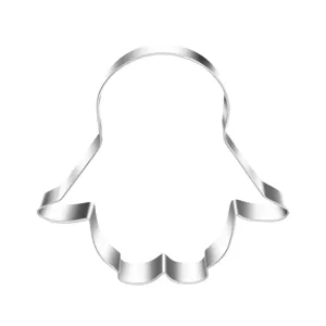 Nahaufnahme des Pinguin-Keksaussichters aus Edelstahl mit glänzender Metalloberfläche und Form.