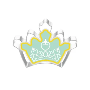 Stainless steel crown cookie cutter for baking, perfect for DIY biscuits and cake decorating.