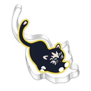 Vista dettagliata del tagliabiscotti gatto in acciaio inox, ideale per dolci.