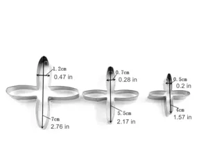 Set di stampi per biscuti e fondant in acciaio inox con dimensioni dei fiori dettagliate.