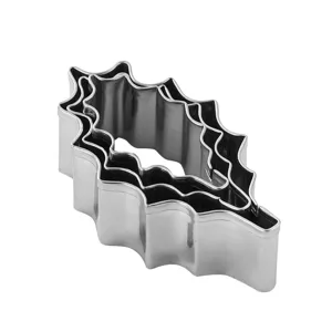 Set taglia biscotti in acciaio inox foglia di agrifoglio, dettaglio stampi nidificati.