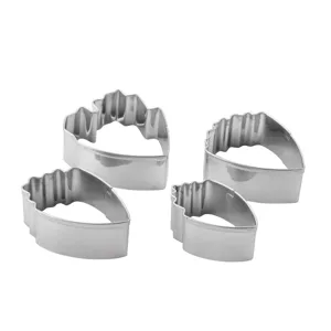 Set de 4 emporte-pièces à sucre en acier inoxydable de qualité alimentaire, vue détaillée.