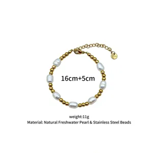Braccialetto con perle d'acqua dolce e perline in acciaio inox, gioiello elegante donna.