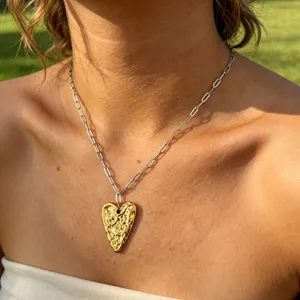 Stainless steel heart pendant necklace with paperclip chain, trendy gold and silver clavicle chain.