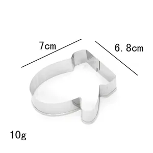 Stainless steel Christmas mitten cookie cutter, durable baking mold for festive holiday treats.