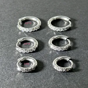 Boucles d'oreilles créoles en acier inoxydable zirconium, bijoux élégants pour femmes.
