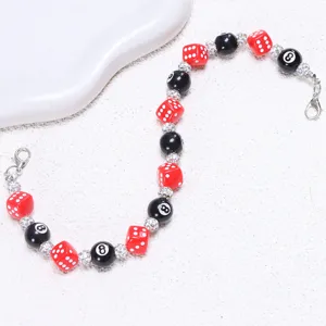 Accessorio catena per cappellino con perline di dadi e palla 8, decorazione streetwear.