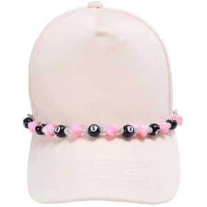 Dettaglio accessorio berretto perline dadi, elegante decorazione catena cappello palla 8 alla moda.