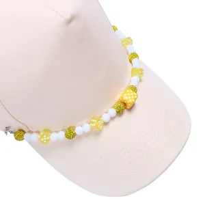 Beige honkbalpet gecombineerd met kleurrijke kraal dobbelsteen hoed ketting trendy