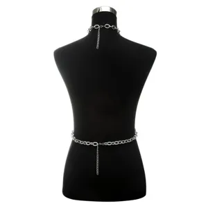 Cadena de cuerpo de metal plateado de moda y joyería de cintura para mujeres elegantes.