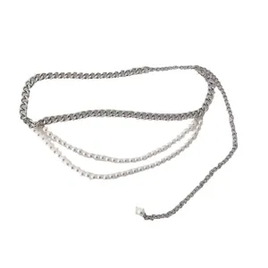 Catena in vita multistrato in metallo e finta perla da donna gioiello moda accessorio.