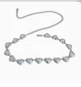Silberner Herz Kettengürtel Detailansicht, vintage Metall Taillenkette für Modeaccessoires Damen.